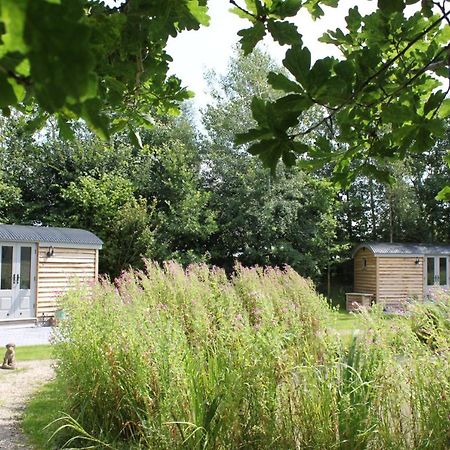 Luxury Shepherds Hut - The Moorhen By The Lake York Exteriör bild